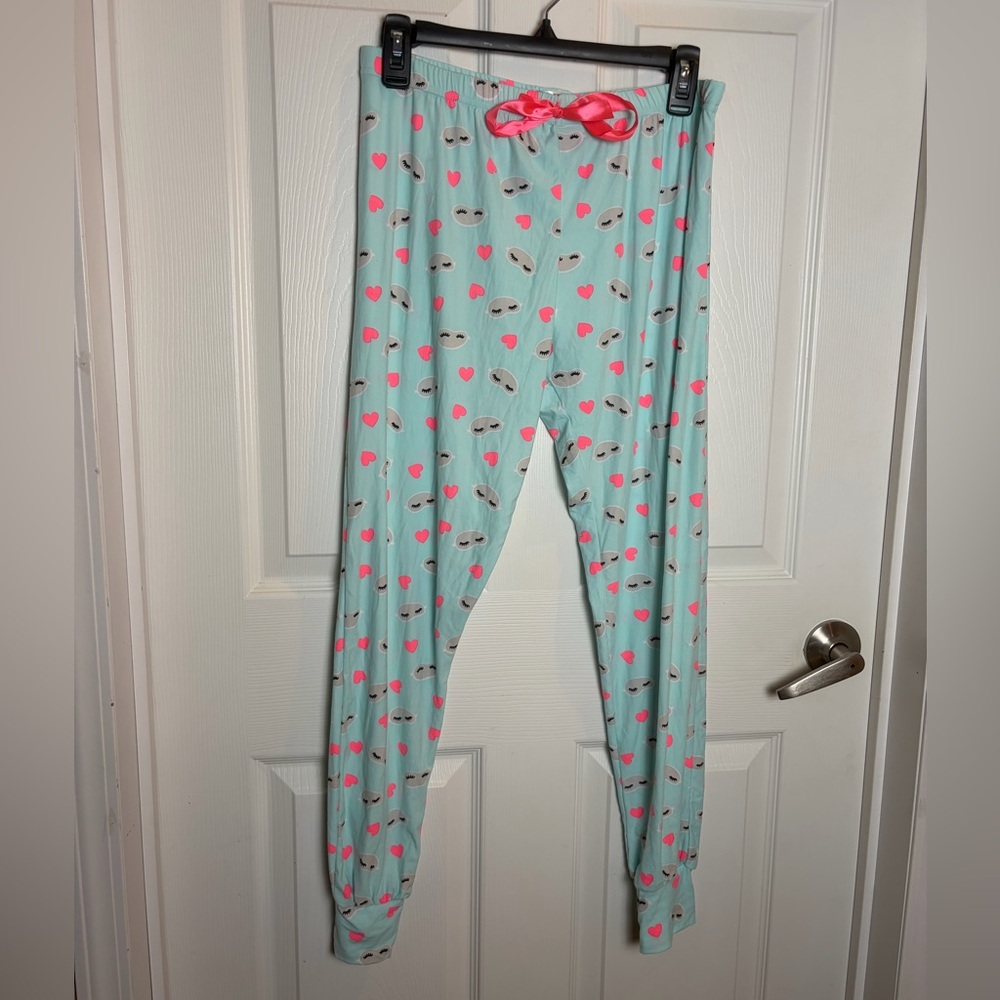 Roll Outta Bed Pajama Pants! 🩵🩷